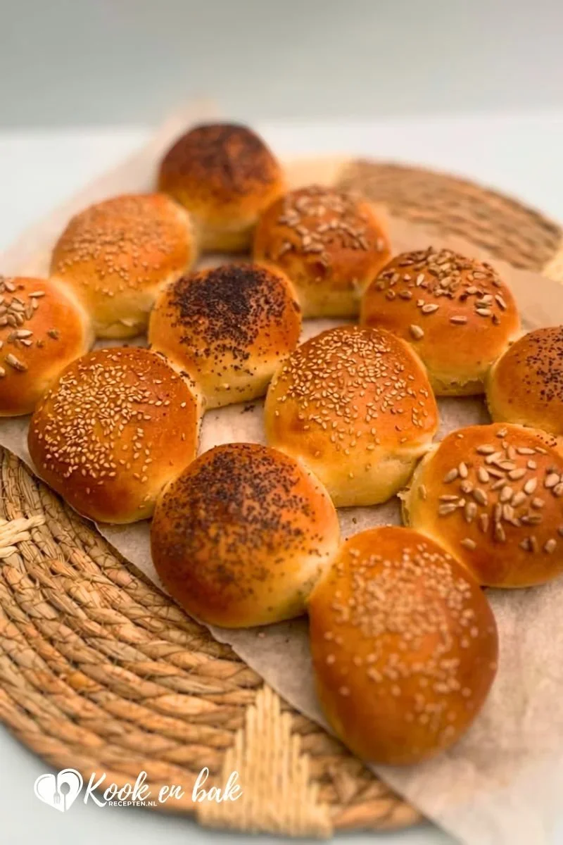 Breekbrood van Zachte Melkbroodjes recept www.kookenbakrecepten.nl