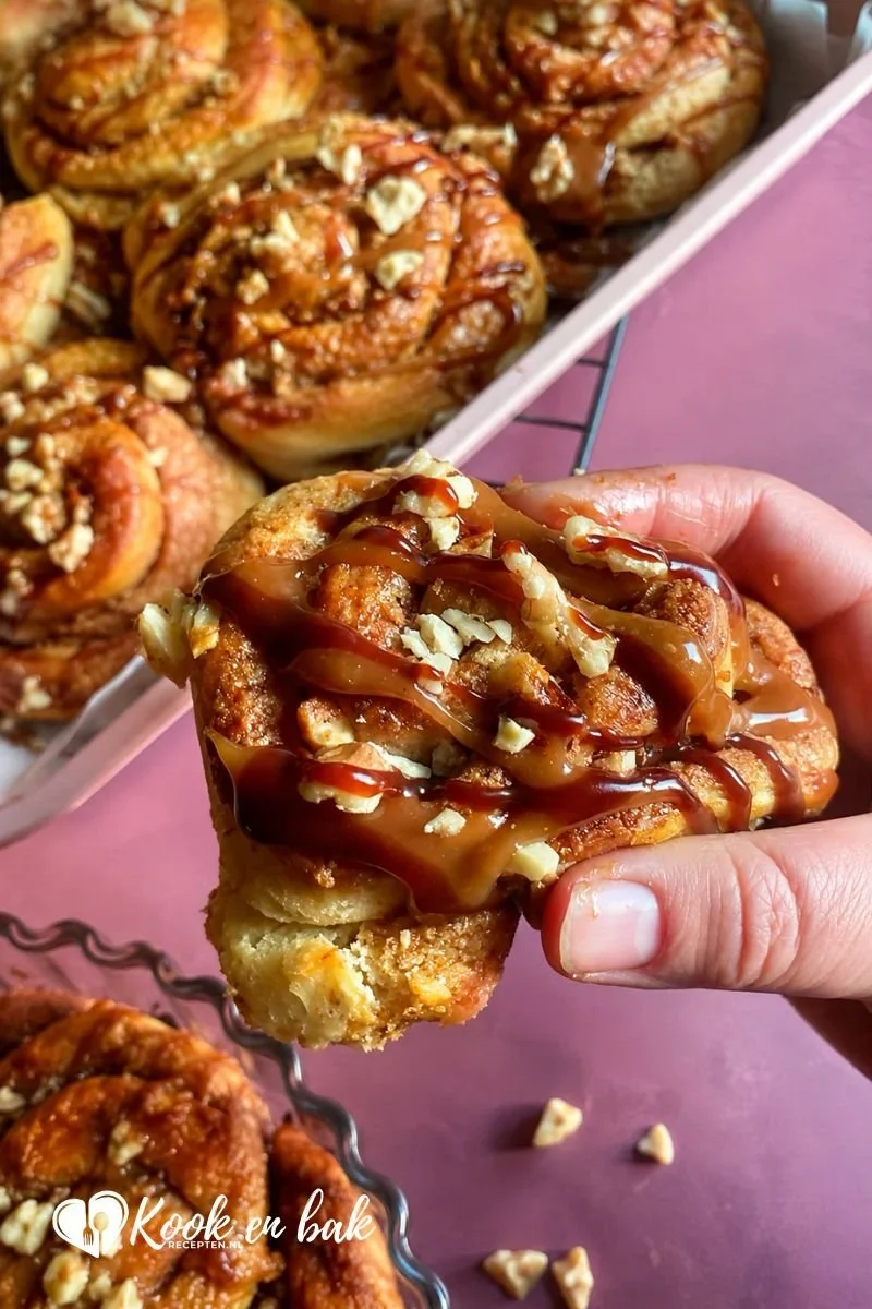 Kaneelbroodjes met Walnoten en Karamel www.kookenbakrecepten.nl