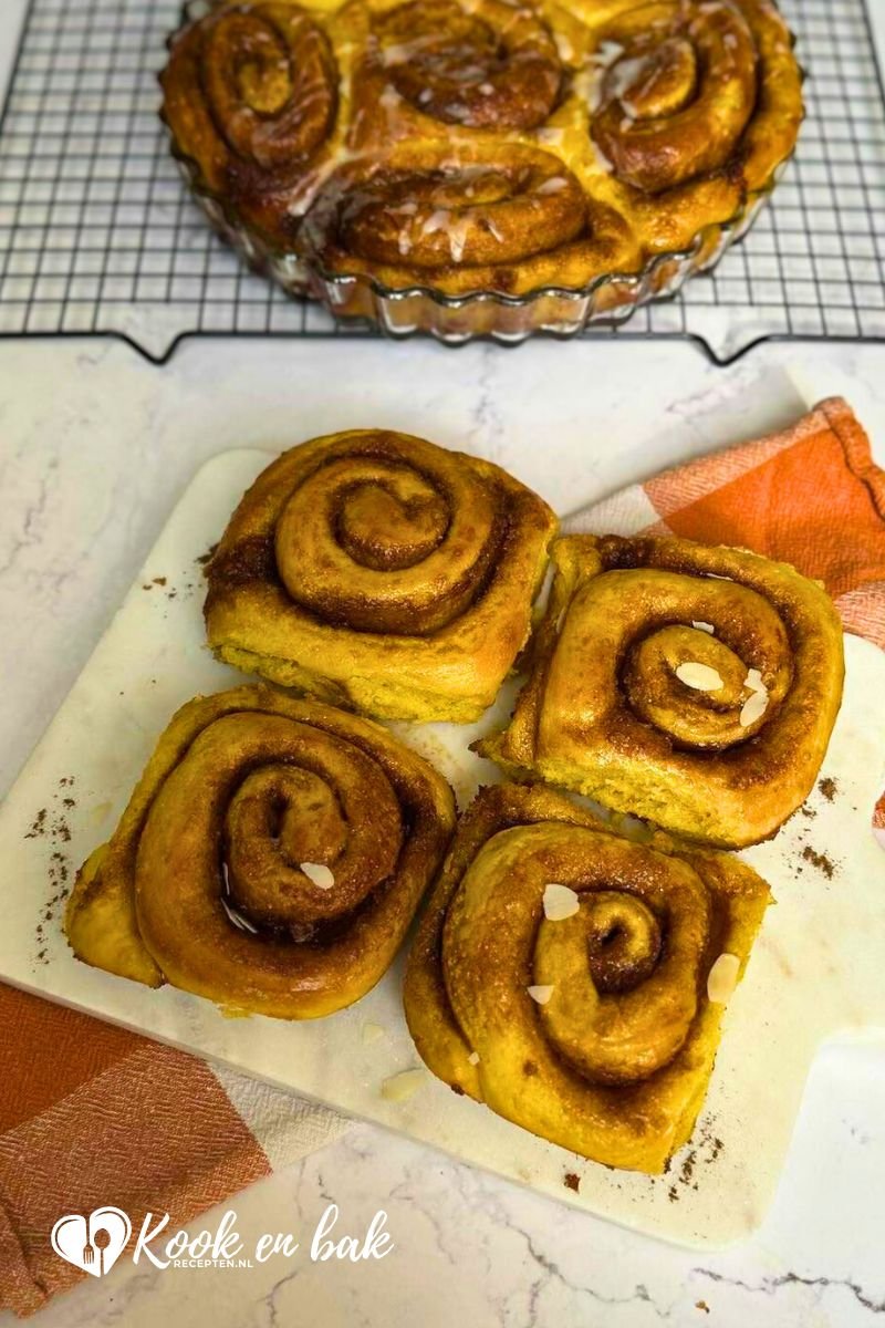 pumpkinspice cinnamonrolls kookenbakrecepten.nl