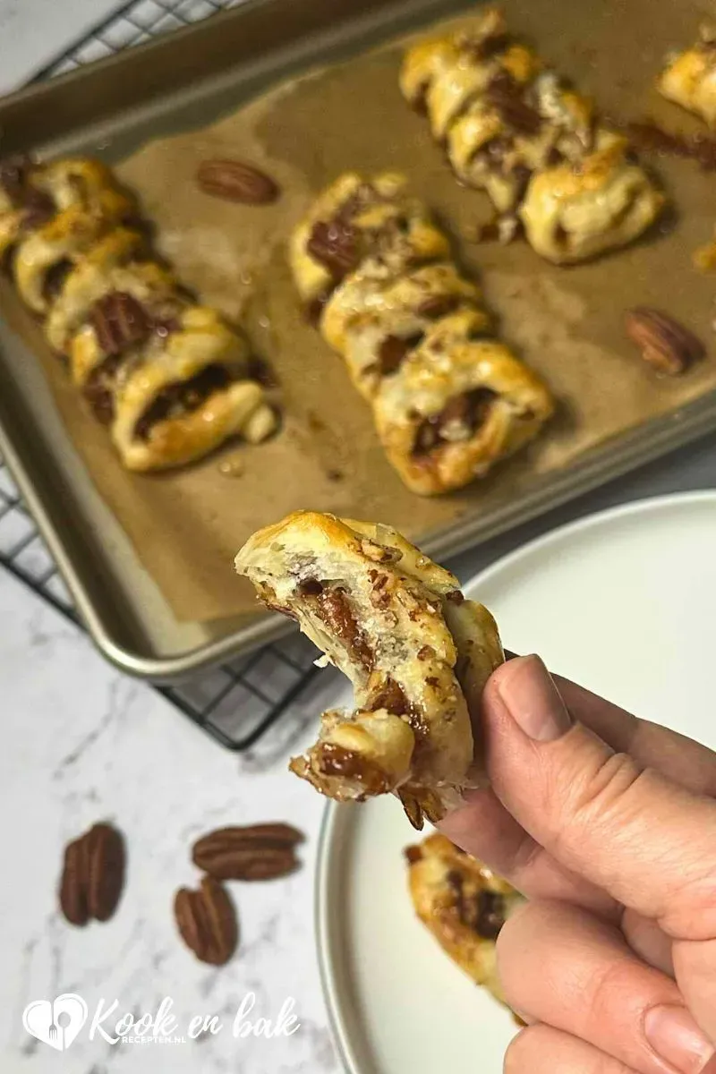 Pecanbroodjes in Visgraatvorm (makkelijk & zó leuk!) www.kookenbakrecepten.nl