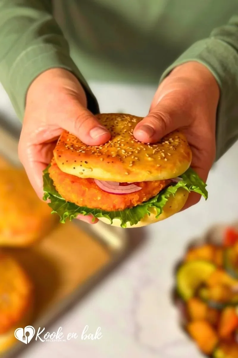 Krokante kipburger recept www.kookenbakrecepten.nl im